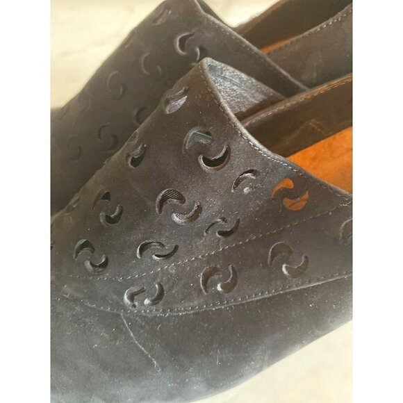 Naot Women's Black Ankle  Bootie Leather Laser Cut Detail Size  41 - Picture 3 of 9